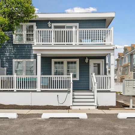 Beach Block Parking Modern Decor Porch บริแกนทีน ภายนอก รูปภาพ